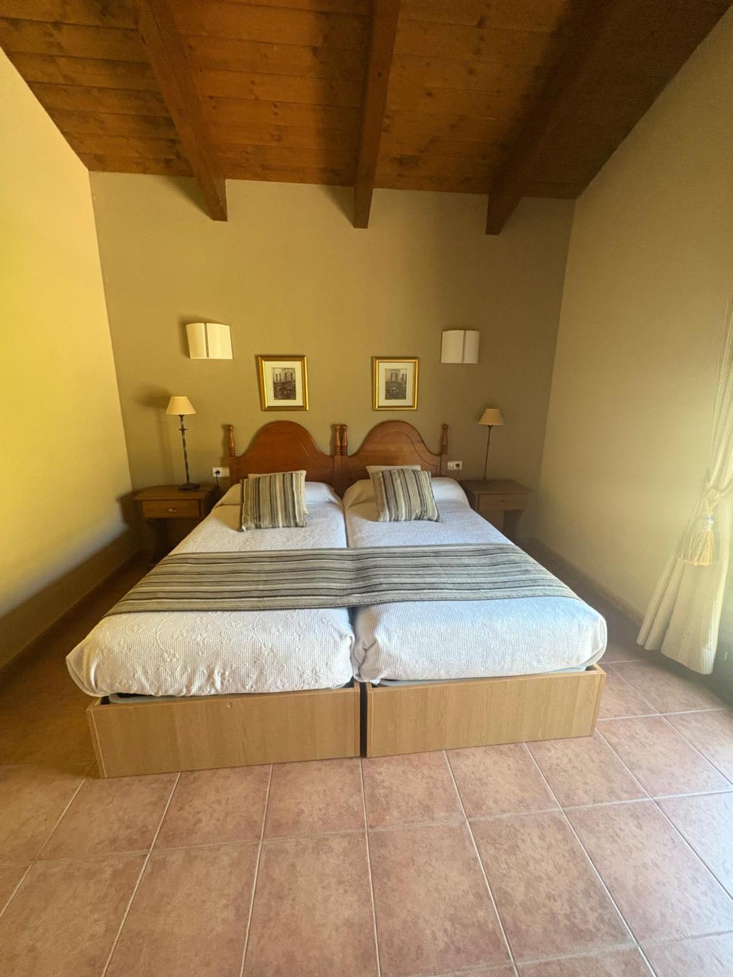 Hotel Guara Inluka Las Almunias Стая снимка