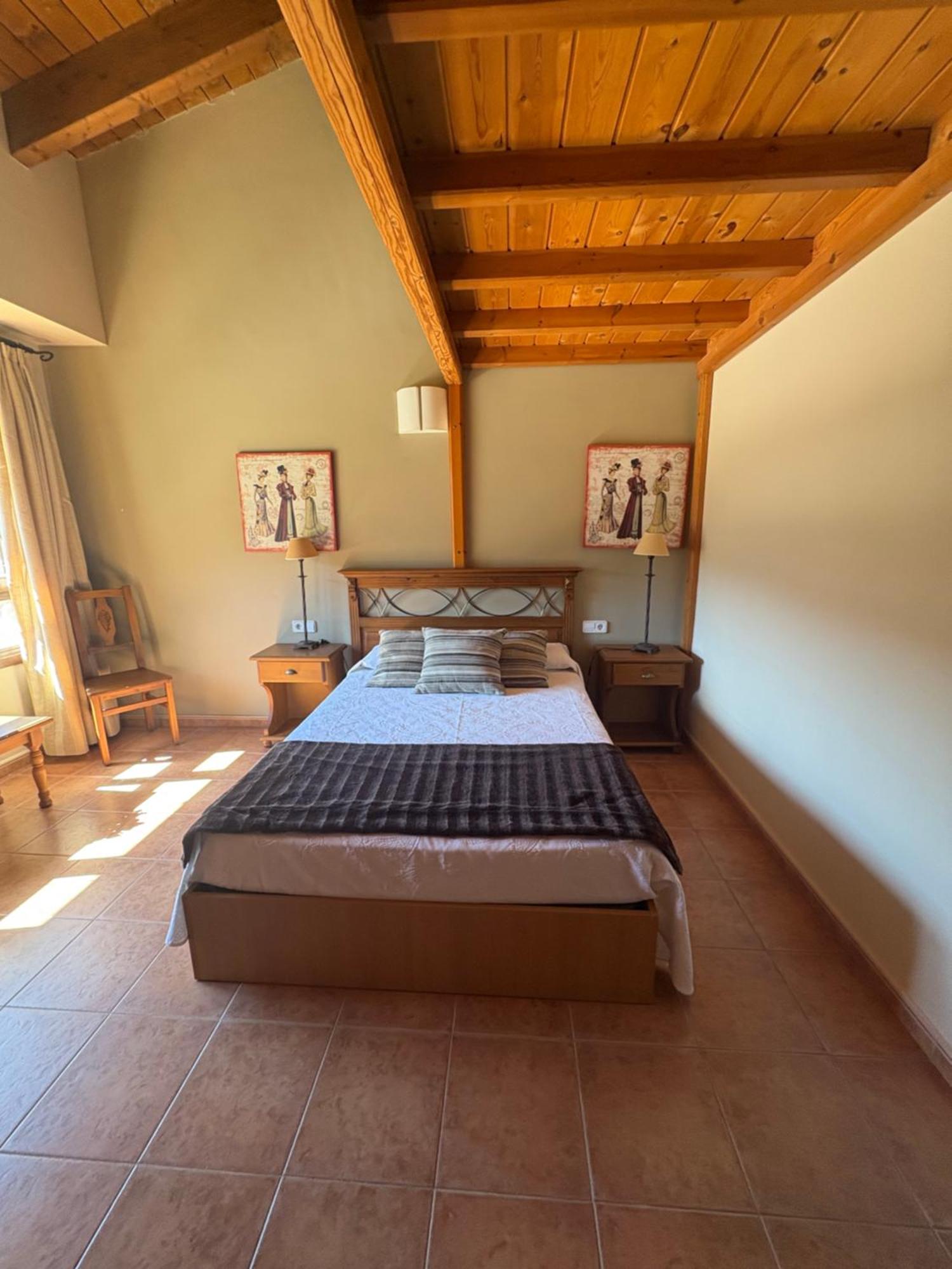Hotel Guara Inluka Las Almunias Стая снимка