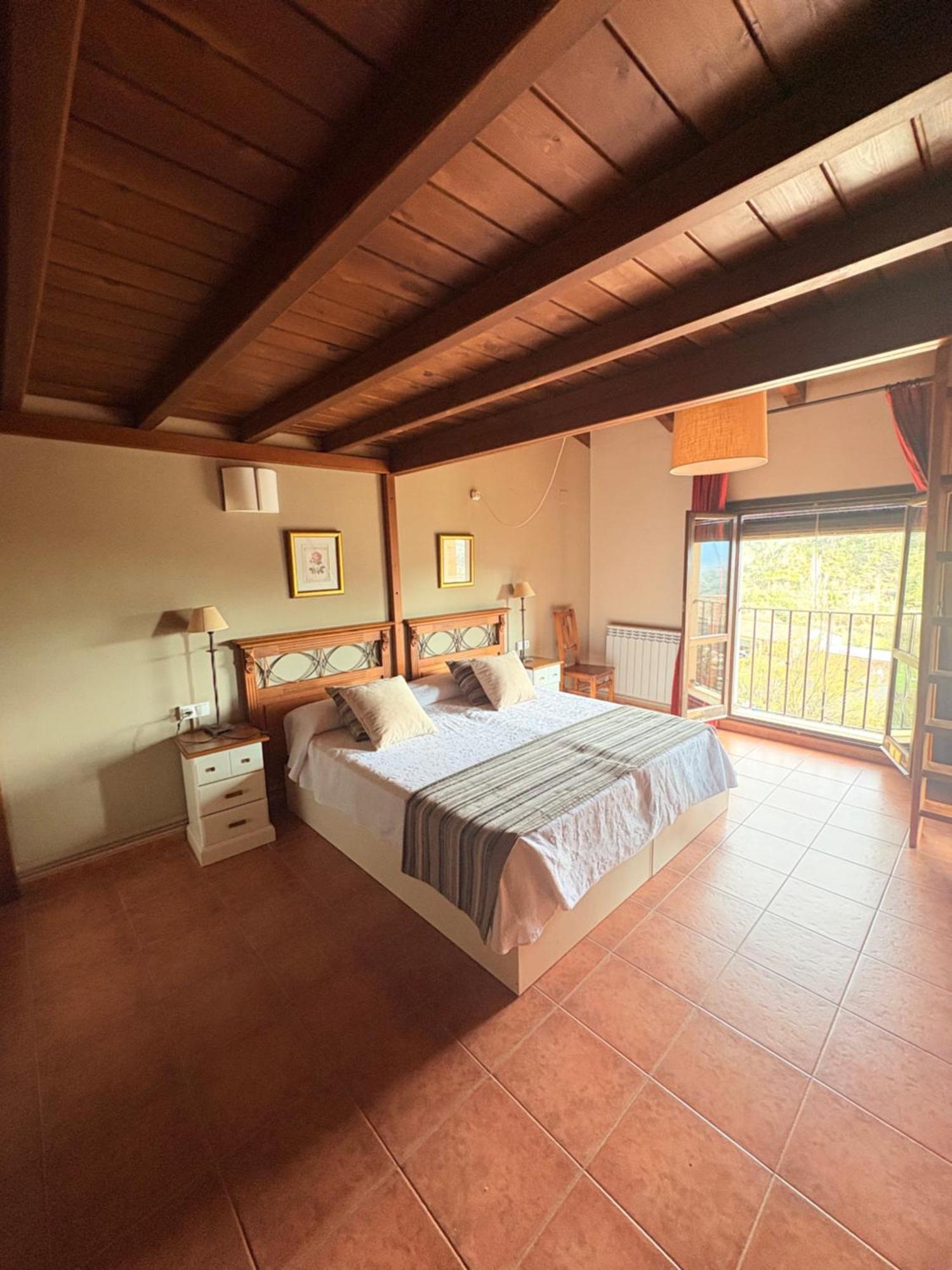 Hotel Guara Inluka Las Almunias Стая снимка