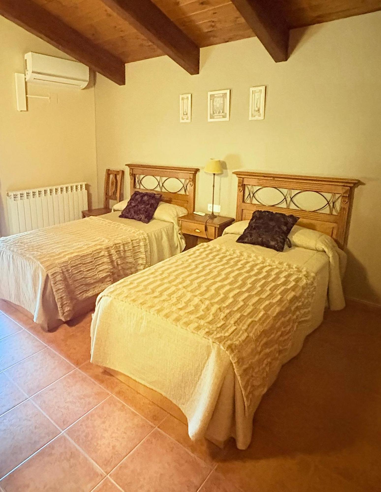 Hotel Guara Inluka Las Almunias Стая снимка