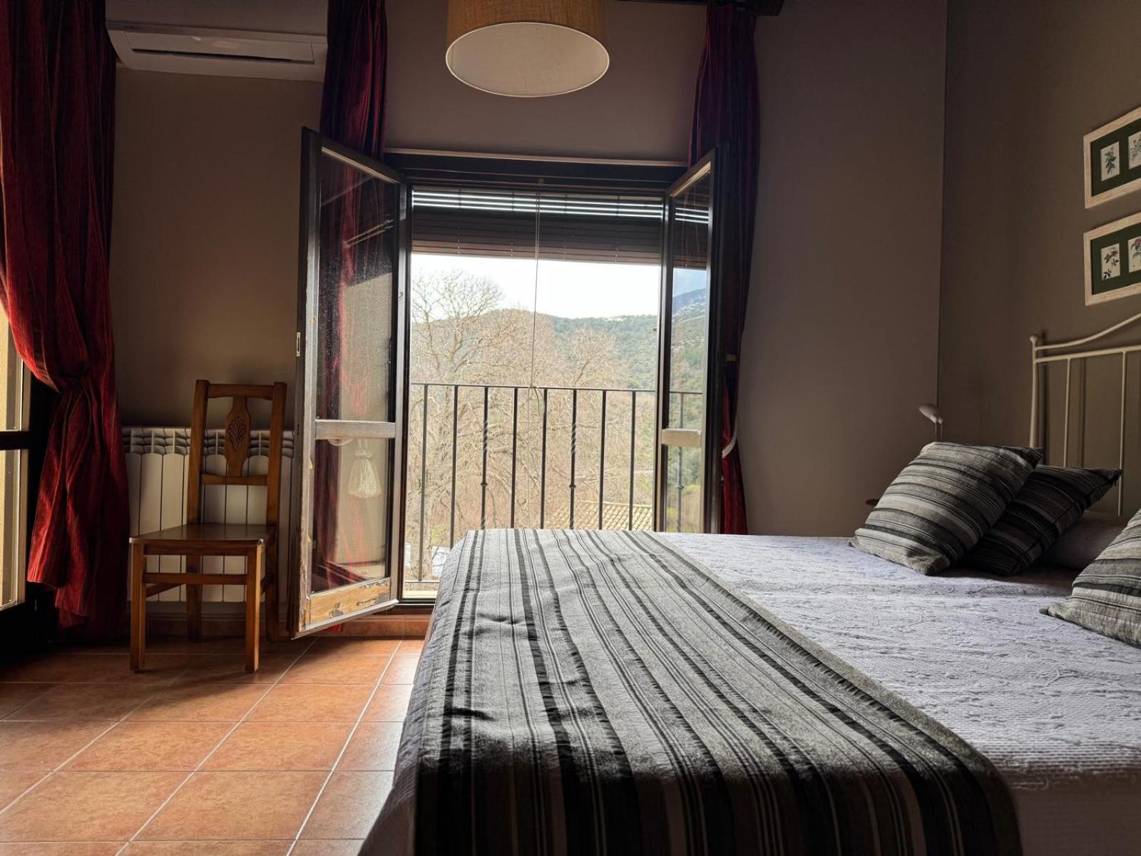 Hotel Guara Inluka Las Almunias Екстериор снимка