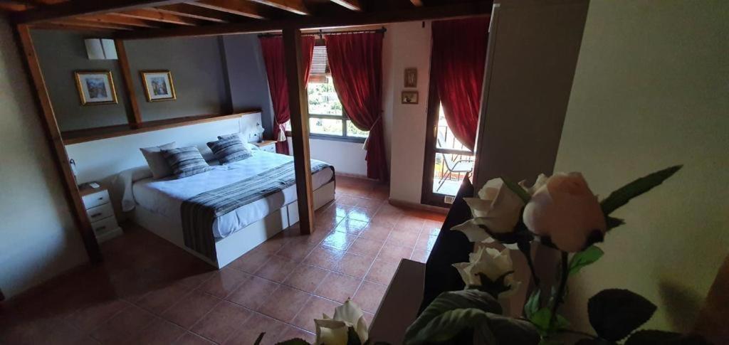 Hotel Guara Inluka Las Almunias Стая снимка
